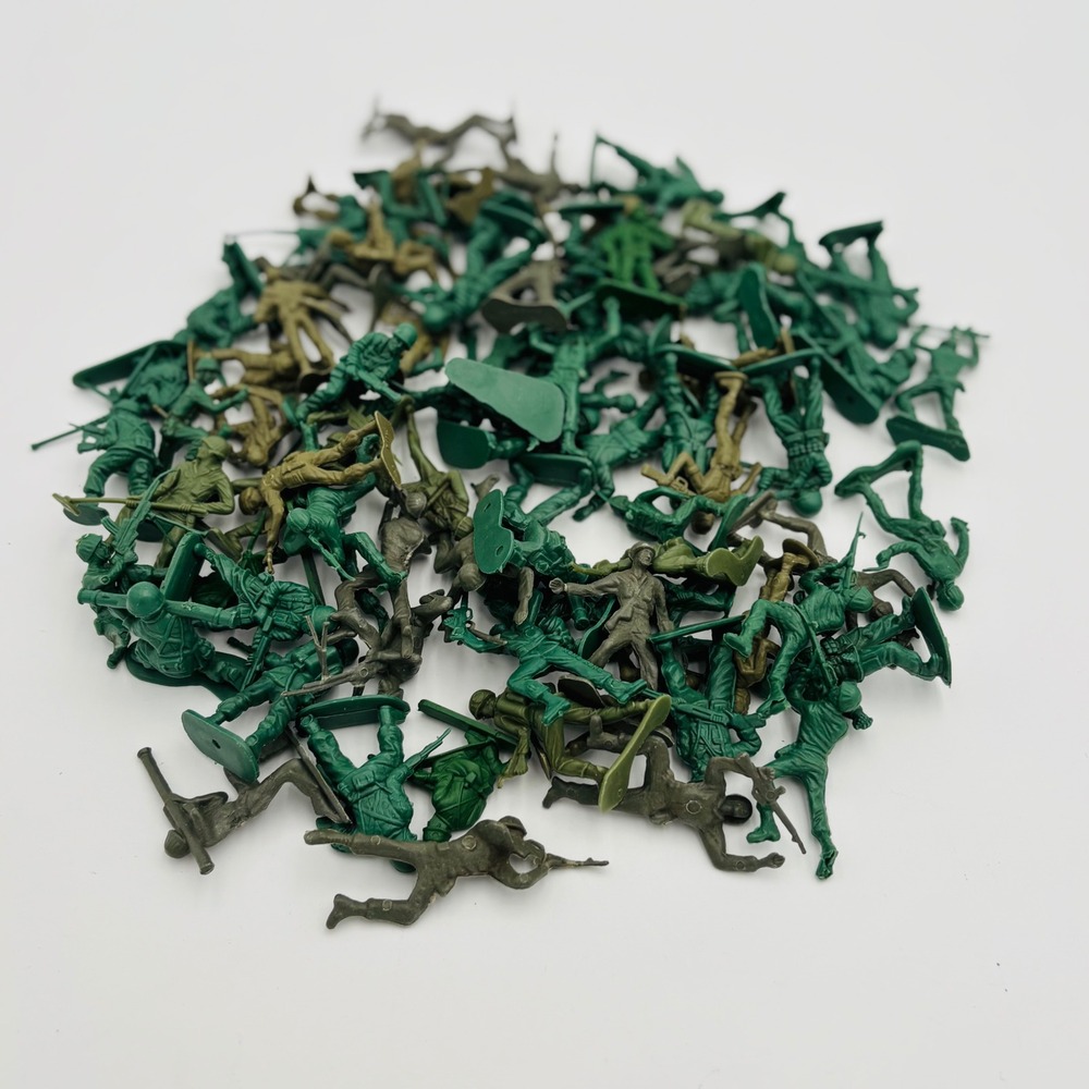 Unbranded Plastic Toy Soldiers Kids OS Green Tan Excellent Military Army Men Lot